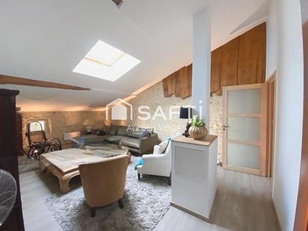 Maison de maître avec piscine et dépendance