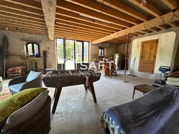 Maison de maître avec piscine et dépendance