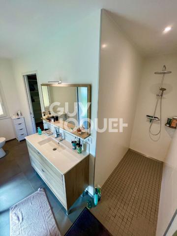 Villa d'architecte à Casteljaloux 235 m2 / 5 chambres / piscine / garage et jardin