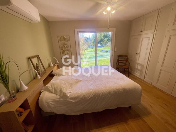 Villa d'architecte à Casteljaloux 235 m2 / 5 chambres / piscine / garage et jardin