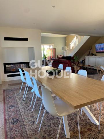 Villa d'architecte à Casteljaloux 235 m2 / 5 chambres / piscine / garage et jardin