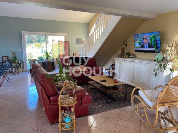 Villa d'architecte à Casteljaloux 235 m2 / 5 chambres / piscine / garage et jardin