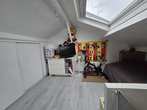 Immeuble de rapport mixte  230 m²