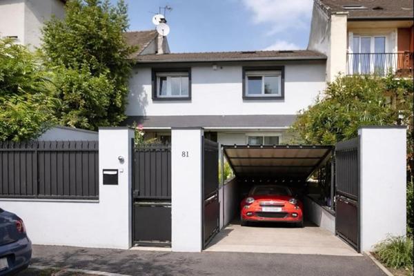 Maison de 118 m² offrant un cadre de vie rare en centre-ville, avec un vaste terrain de 762 m²