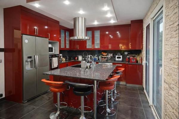 Maison de 118 m² offrant un cadre de vie rare en centre-ville, avec un vaste terrain de 762 m²