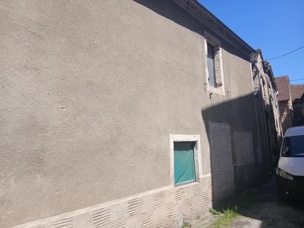 Immeuble à vendre 171 350 € Saint-Germain-du-Bel-Air 240 m² DPE D