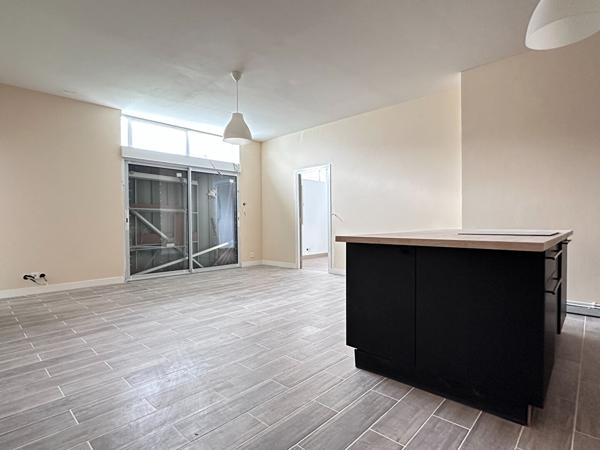 16800 SOYAUX Immeuble de rapport - 3 appartements et garage -Fort potentiel Soyaux