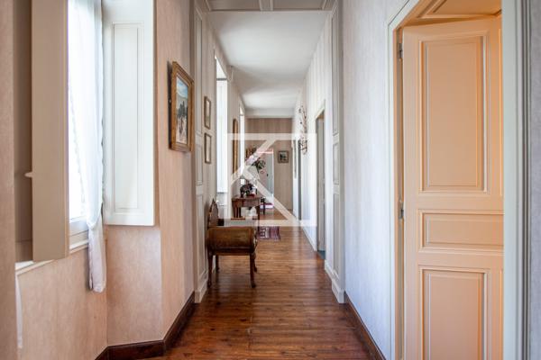 DEMEURE BOURGEOISE AVEC SON PARC ARBORÉ