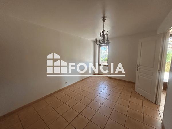 Location Appartement 3 pièces 75.67 m² - 7 RUE DU PRESSOIR Volx 04130