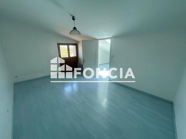Location Appartement 3 pièces 75.67 m² - 7 RUE DU PRESSOIR Volx 04130
