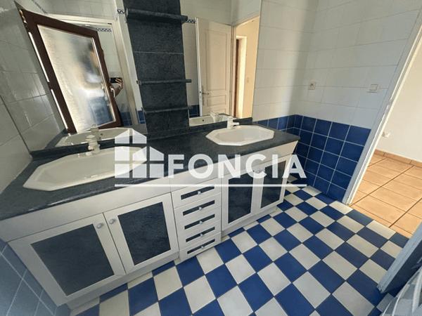 Location Appartement 3 pièces 75.67 m² - 7 RUE DU PRESSOIR Volx 04130