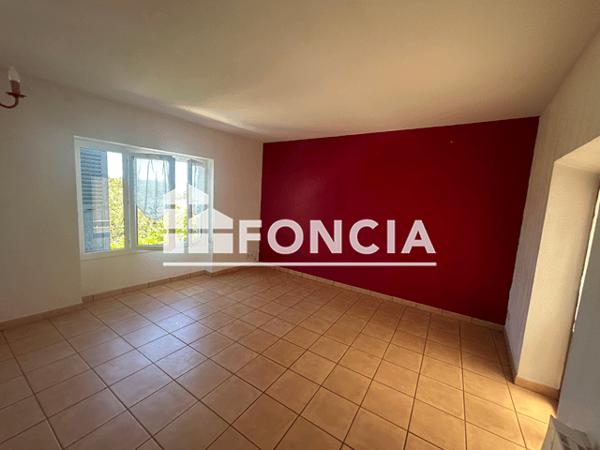 Location Appartement 3 pièces 75.67 m² - 7 RUE DU PRESSOIR Volx 04130