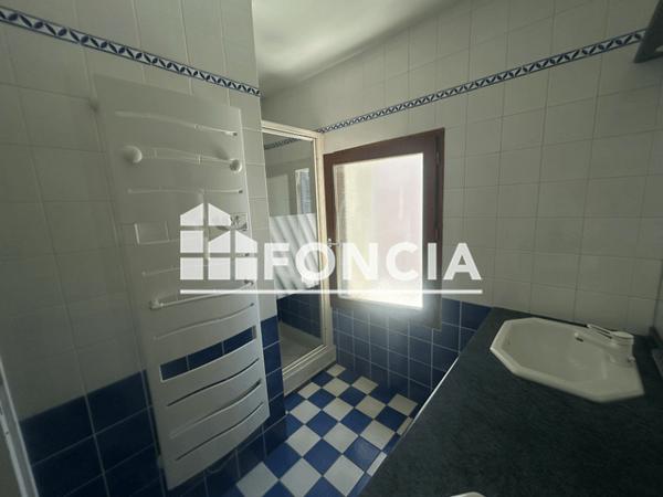 Location Appartement 3 pièces 75.67 m² - 7 RUE DU PRESSOIR Volx 04130