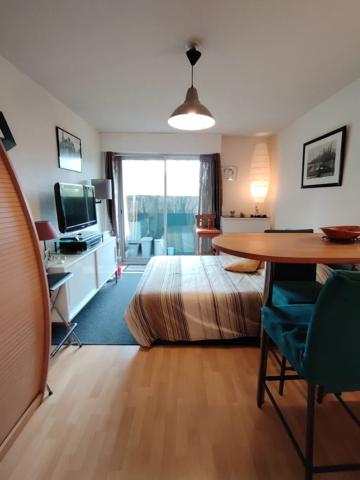 3594LP - Vente Studio ANGERS