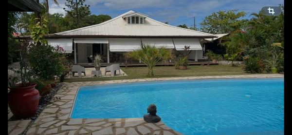 Superbe maison T5 avec piscine et jardin arboré de 1258 m2 Un véritable havre de paix