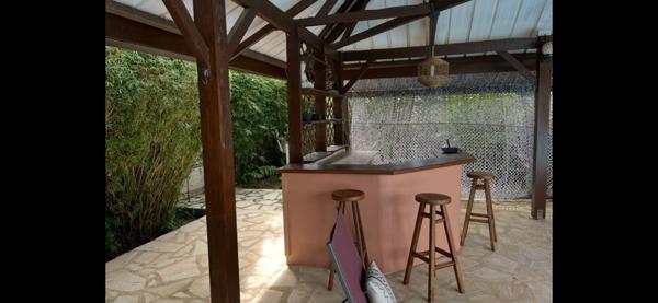 Superbe maison T5 avec piscine et jardin arboré de 1258 m2 Un véritable havre de paix