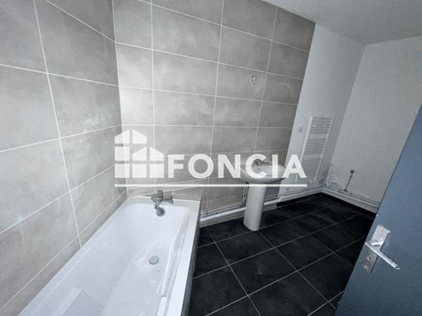 Location Appartement 3 pièces 70.58 m² - 3 RUE ANDRE CHAIX Bourgoin Jallieu 38300