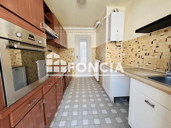 Location Appartement 5 pièces 78 m² - 72 AVENUE CAPITAINE JOSPEH CASANOVA Toulon 83000