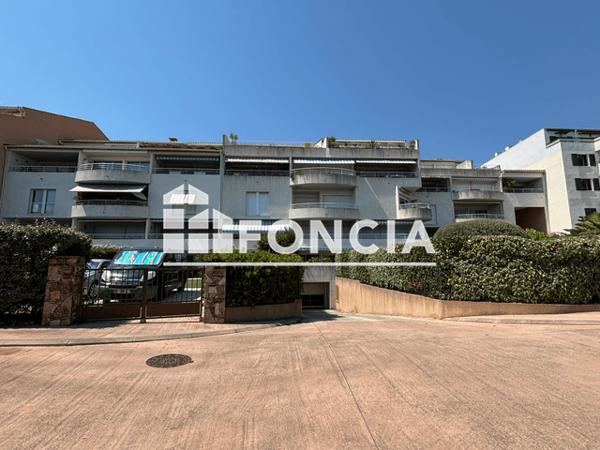Location Appartement 4 pièces 89.2 m² - 200 BOULEVARD DU LEVANT Bormes Les Mimosas 83230