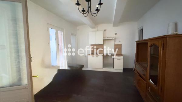 Maison
         5 pièces
        - 112 m² 189 000 € *
