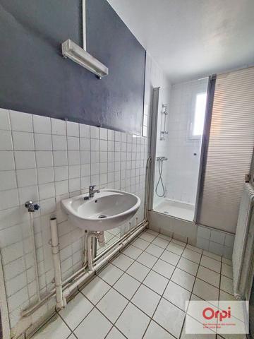 Appartement à louer    3 pièces • 55,61 m2 Montluçon