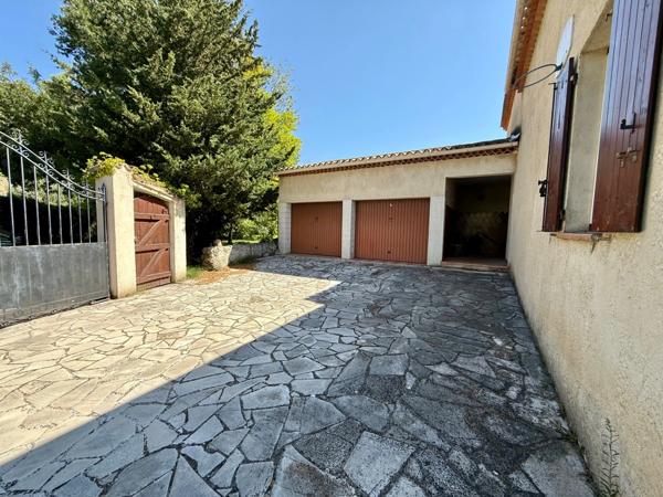 Maison à vendre 6 pièces 176 m2 jardin double garage LAURIS (84)