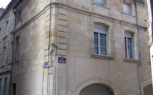 Appartement à louer    2 pièces •  Bordeaux