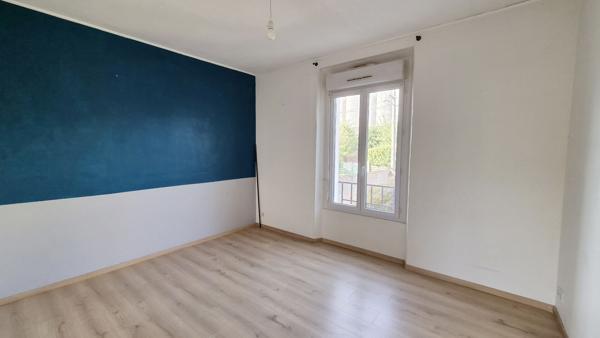 NANGIS PROCHE GARE, MAISON 4 PIECES SUR CAVE TOTALE, JARDIN