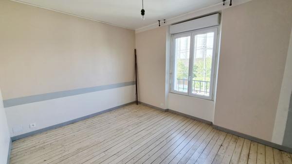 NANGIS PROCHE GARE, MAISON 4 PIECES SUR CAVE TOTALE, JARDIN