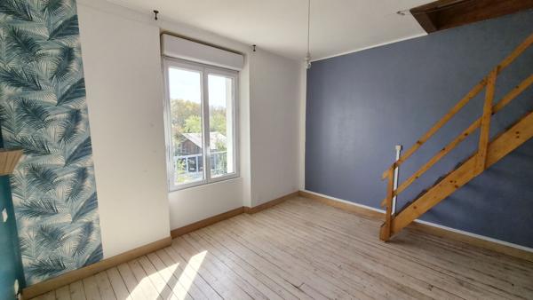NANGIS PROCHE GARE, MAISON 4 PIECES SUR CAVE TOTALE, JARDIN