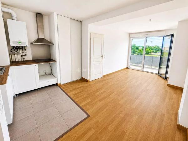 Vente                                                      Appartement
                        
                     2 pièces                      40 m2                     à Montévrain