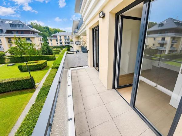 Vente                                                      Appartement
                        
                     2 pièces                      40 m2                     à Montévrain