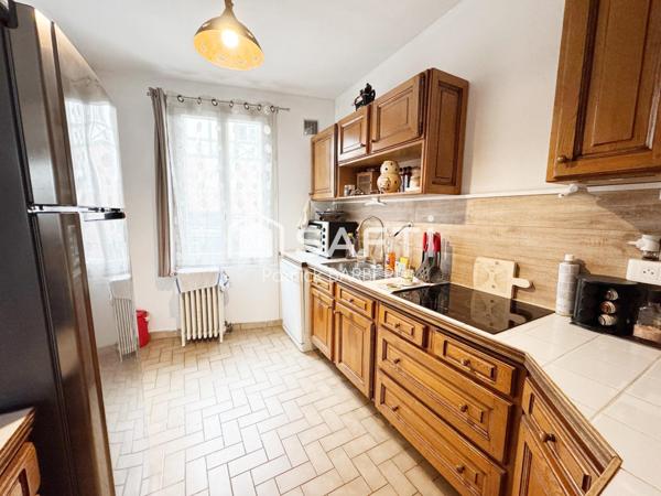 Emplacement privilégié à 8 mns à pied du RER C/Ligne H