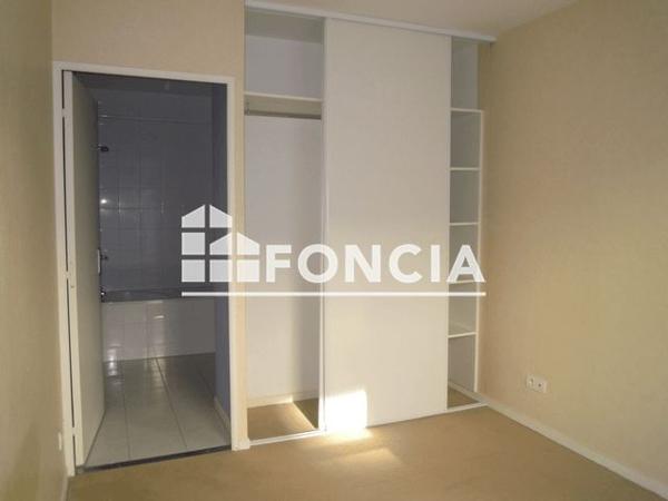 Location Appartement 2 pièces 46.28 m² - 15 RUE DU GAL DE GAULLE Guingamp 22200