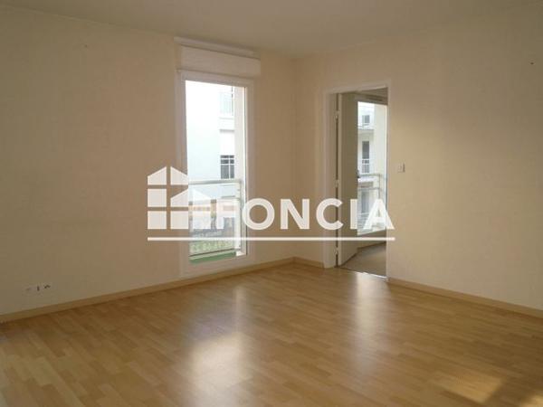 Location Appartement 2 pièces 46.28 m² - 15 RUE DU GAL DE GAULLE Guingamp 22200