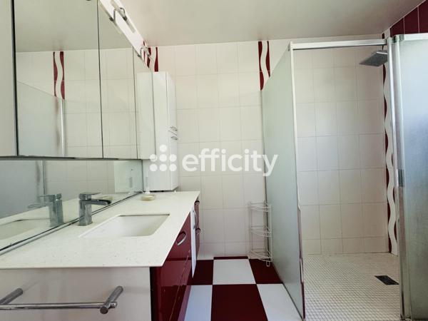 Maison
         8 pièces
        - 190 m² Bien prestige 739 000 € *