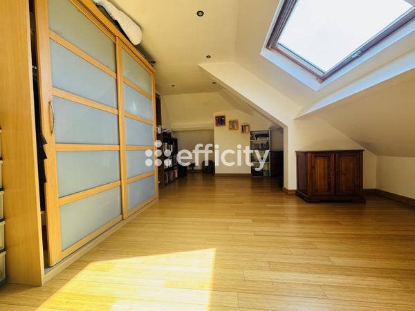 Maison
         8 pièces
        - 190 m² Bien prestige 739 000 € *
