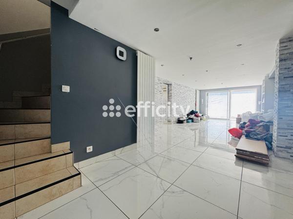 Maison
         8 pièces
        - 190 m² Bien prestige 739 000 € *