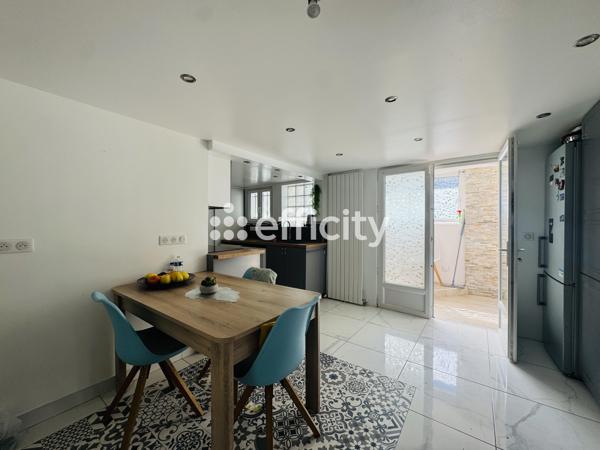 Maison
         8 pièces
        - 190 m² Bien prestige 739 000 € *