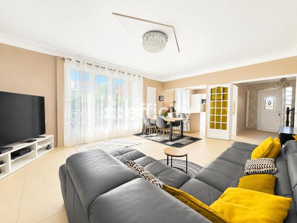 Maison
         8 pièces
        - 190 m² Bien prestige 739 000 € *