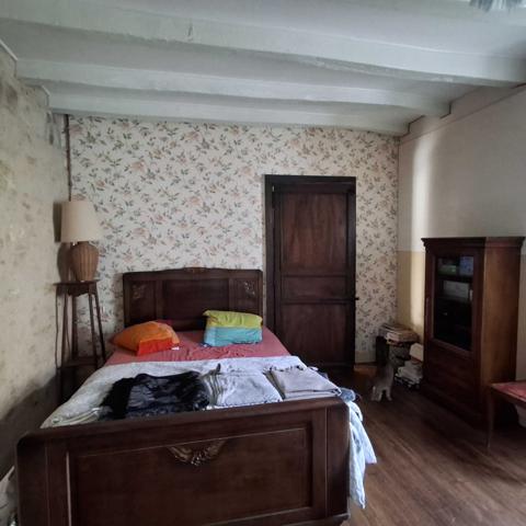 LONGERE AVEC GRANGE ET DEPENDANCES + GITE ATTENANT