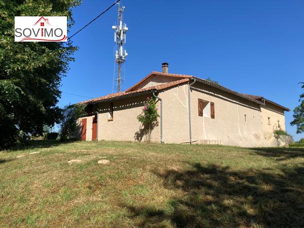 PETIT PIED-À-TERRE COSY, PROCHE CENTRE-VILLE, AVEC UN TERRAIN EXCEPTIONNEL D’1 HECTARE DONT UNE PARTIE CONSTRU