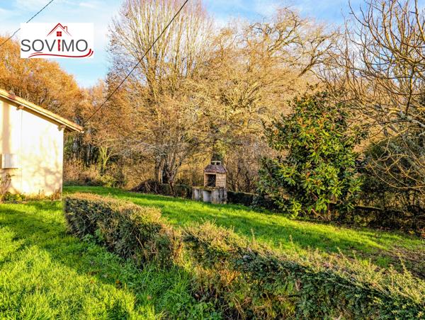 PETIT PIED-À-TERRE COSY, PROCHE CENTRE-VILLE, AVEC UN TERRAIN EXCEPTIONNEL D’1 HECTARE DONT UNE PARTIE CONSTRU