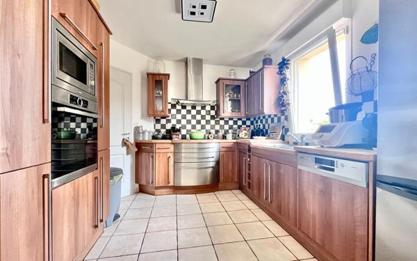 Maison à vendre    7 pièces •  Luc-sur-Mer