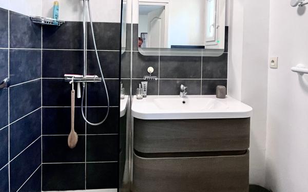 Maison à vendre    7 pièces •  Luc-sur-Mer