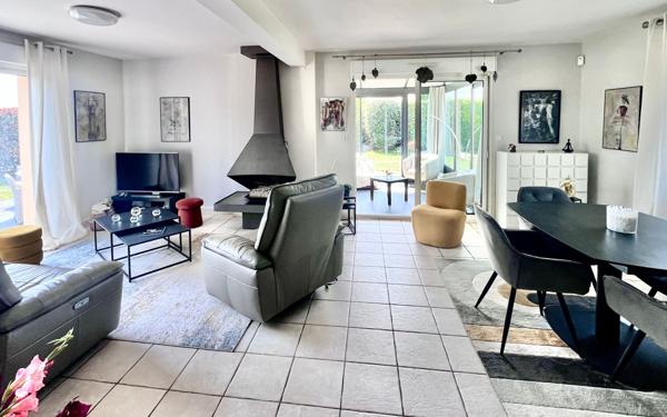 Maison à vendre    7 pièces •  Luc-sur-Mer