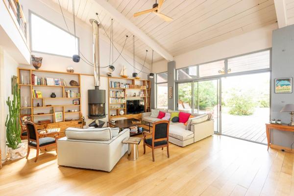 Talence forum superbe villa d'architecte de 307m² avec garage, piscine et dépendance aménagée