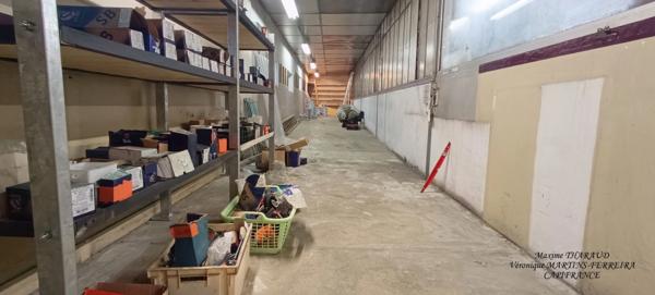 À VENDRE – Dépôt/Garage 365 m² – Axe stratégique proche autoroute & centre-ville