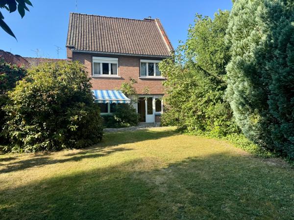 Maison semi-individuelle 90 m² sur 420 m2 de terrain– 4 chambres – Garage – Jardin arboré – Environnement privilégié VILLENEUVE D ASCQ