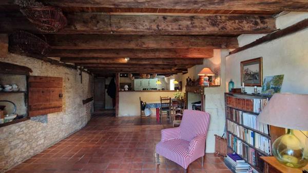Maison ancienne - Le bugue Maison de caractère au coeur du Bugue avec grand jardin. Authenticité et charme assuré !